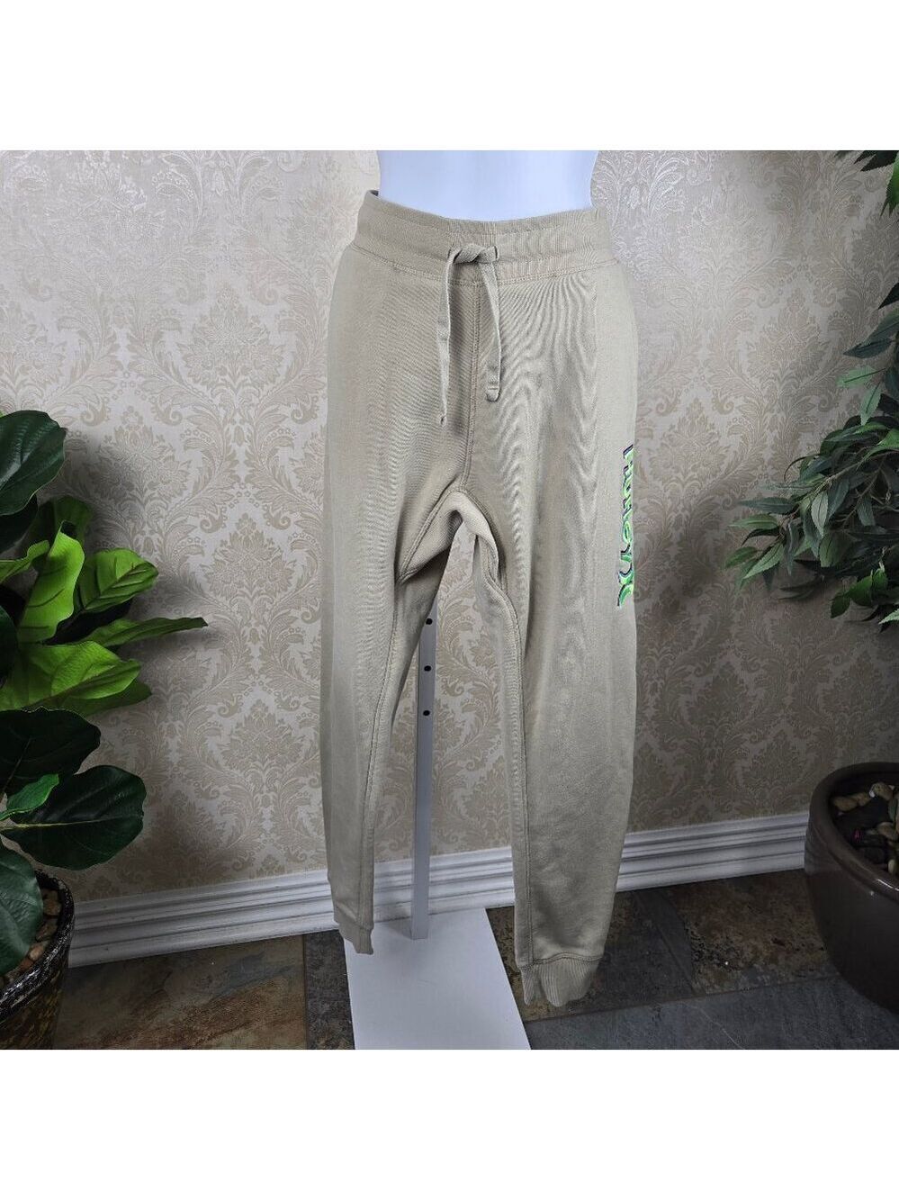 Hurley Size Small Khaki Colored Sweatpant Joggers Embroidered Logo Pockets